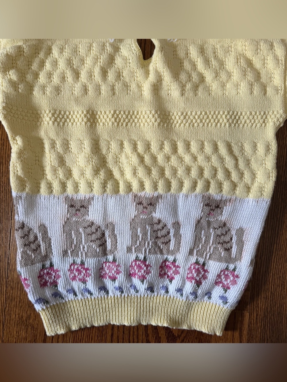 Yellow Lace-Collar Scoop Neck Cat-Pattern Sweater - Picture 7 of 9